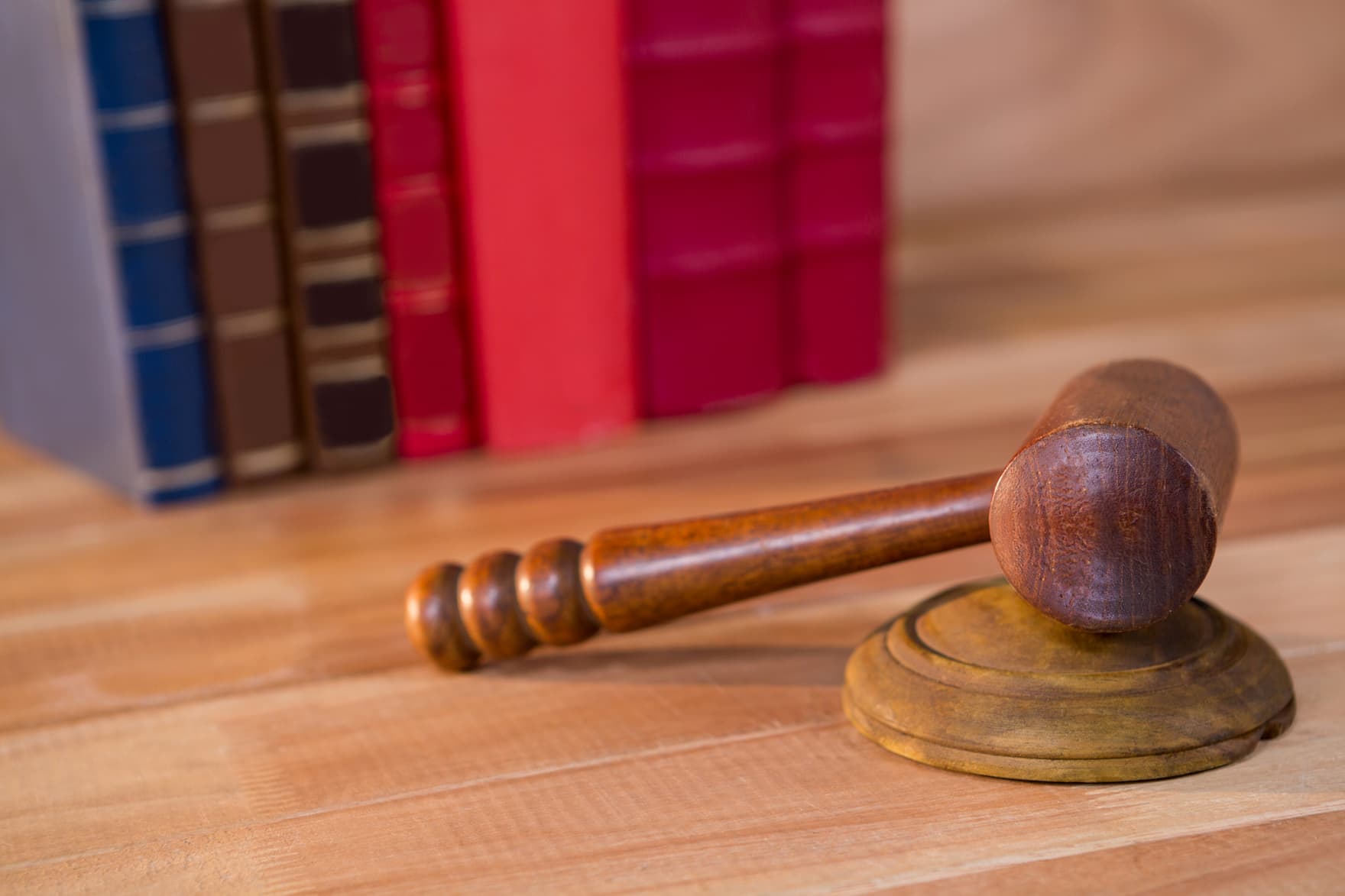 close-up-judges-gavel(1)
